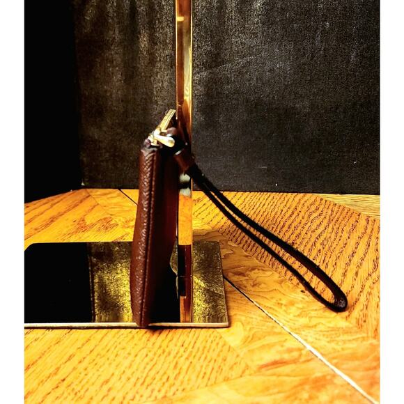 Coach Corner Brown Cross Grain Leather Wristlet - Picture 4 of 8